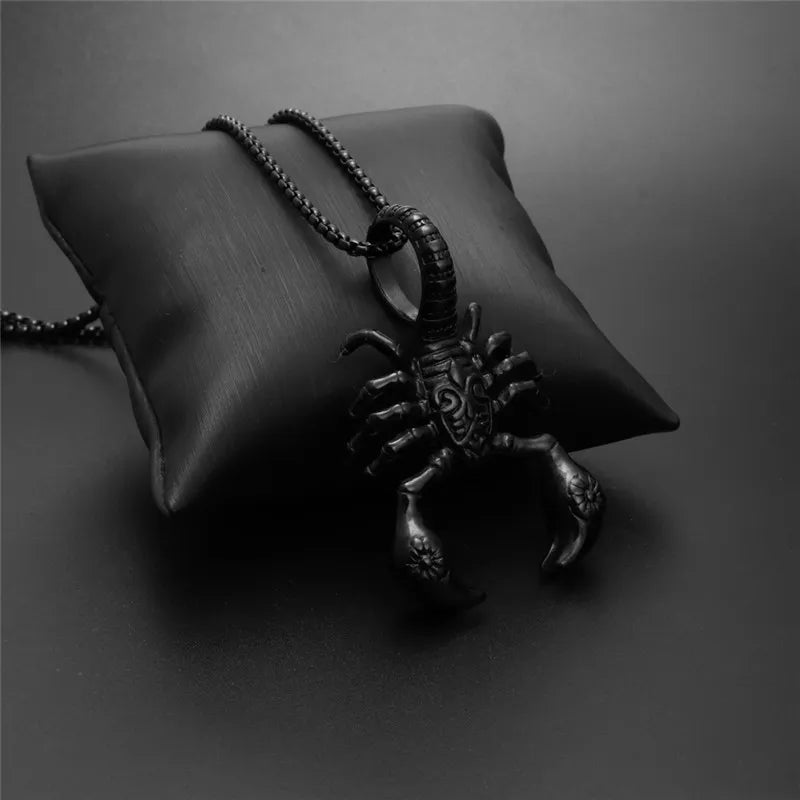 Collier pendentif scorpion titane - vue 4